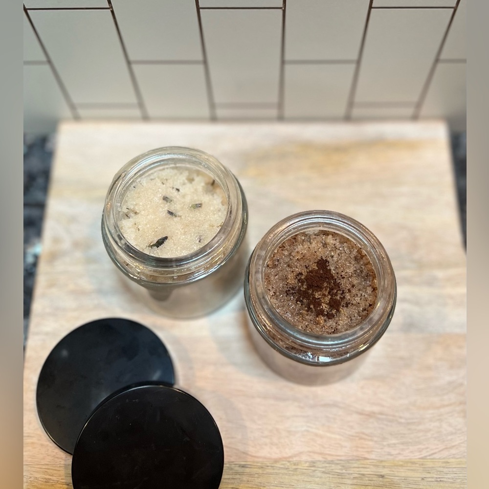 Golden Healing Apothecary🫶🏼1oz Sugar Scrubs🫶🏼Handcrafted - Picture 7 of 8